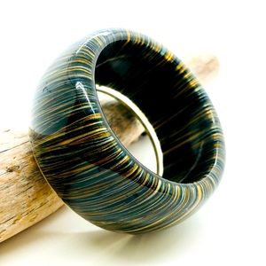 Unusual Vintage Retro large acrylic lucite style bangle Bracelet